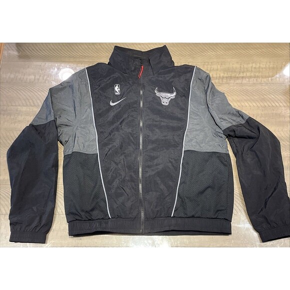 Chicago Bulls Nike Mens Large Track Jacket Black Grey NBA Basketball Coat Jersey - Picture 1 of 5